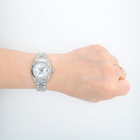 Rolex Ladies Datejust 26mm SS White MOP Diamond Dial Fluted Jubilee Watch 79174 main image 8